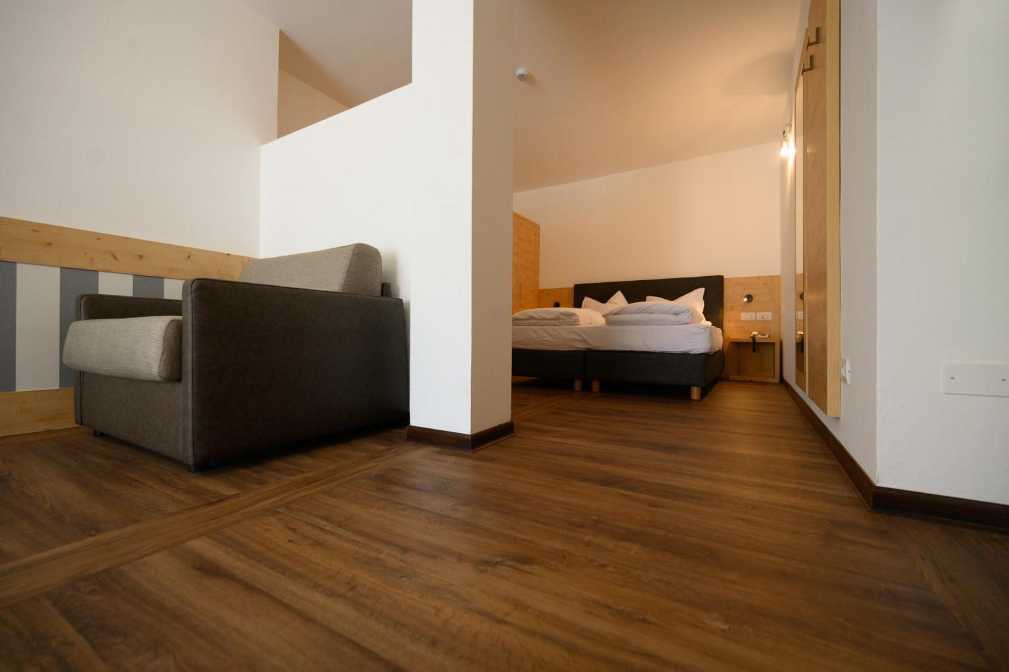 Hotel Stella Alpina Spiazzi Di Caprino エクステリア 写真