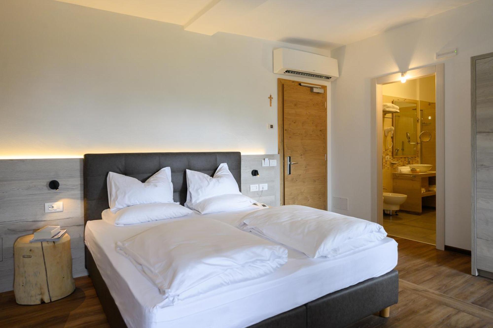 Hotel Stella Alpina Spiazzi Di Caprino エクステリア 写真