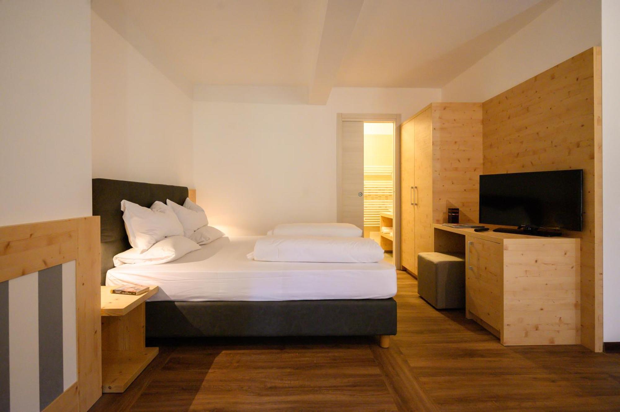 Hotel Stella Alpina Spiazzi Di Caprino エクステリア 写真